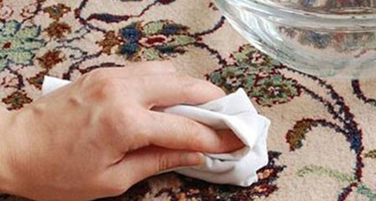 از بین بردن لکه فرش دستباف